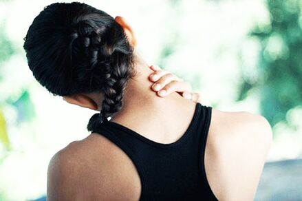 Discomfort from neck movements - a symptom of osteochondrosis